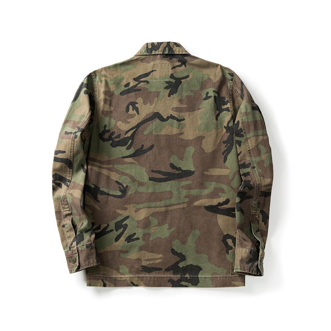 Multi-pocket camouflage jacket