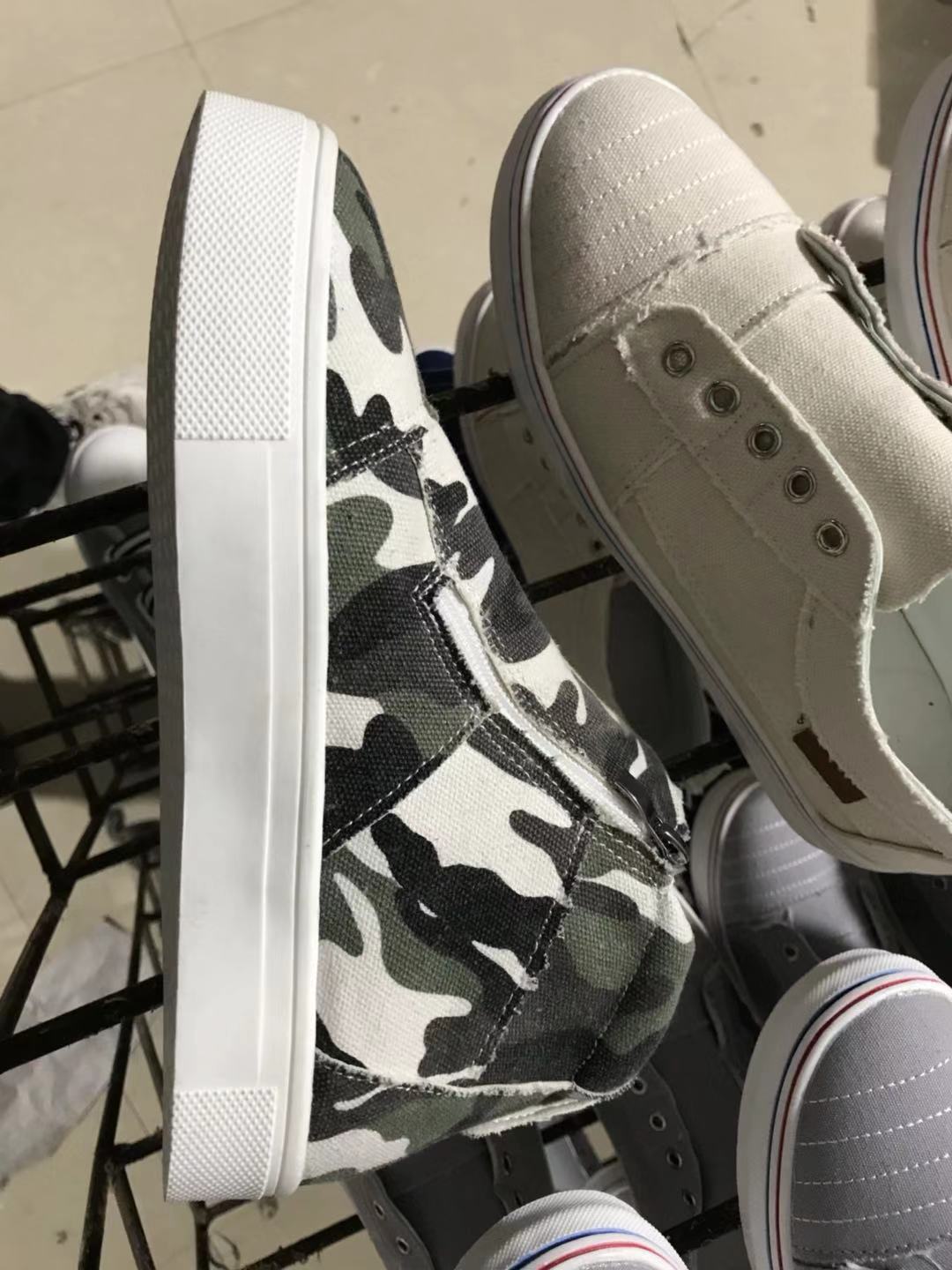 Camouflage side zip platform boots