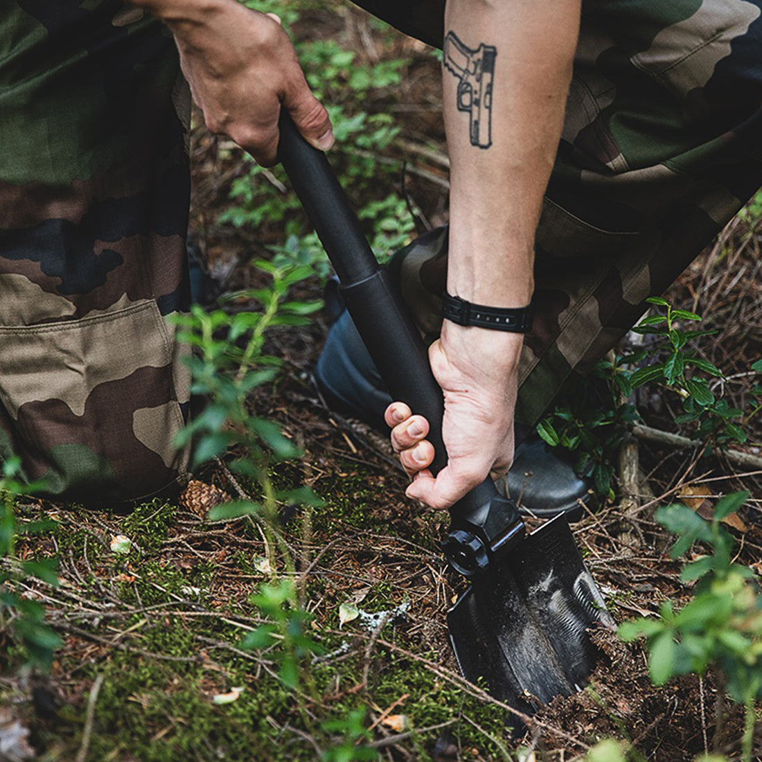 Outdoor Camping Multifunctional Folding Shovel